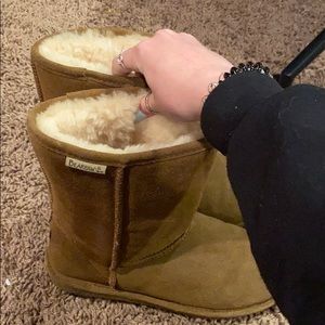 bearpaw fuzzy tan boots
